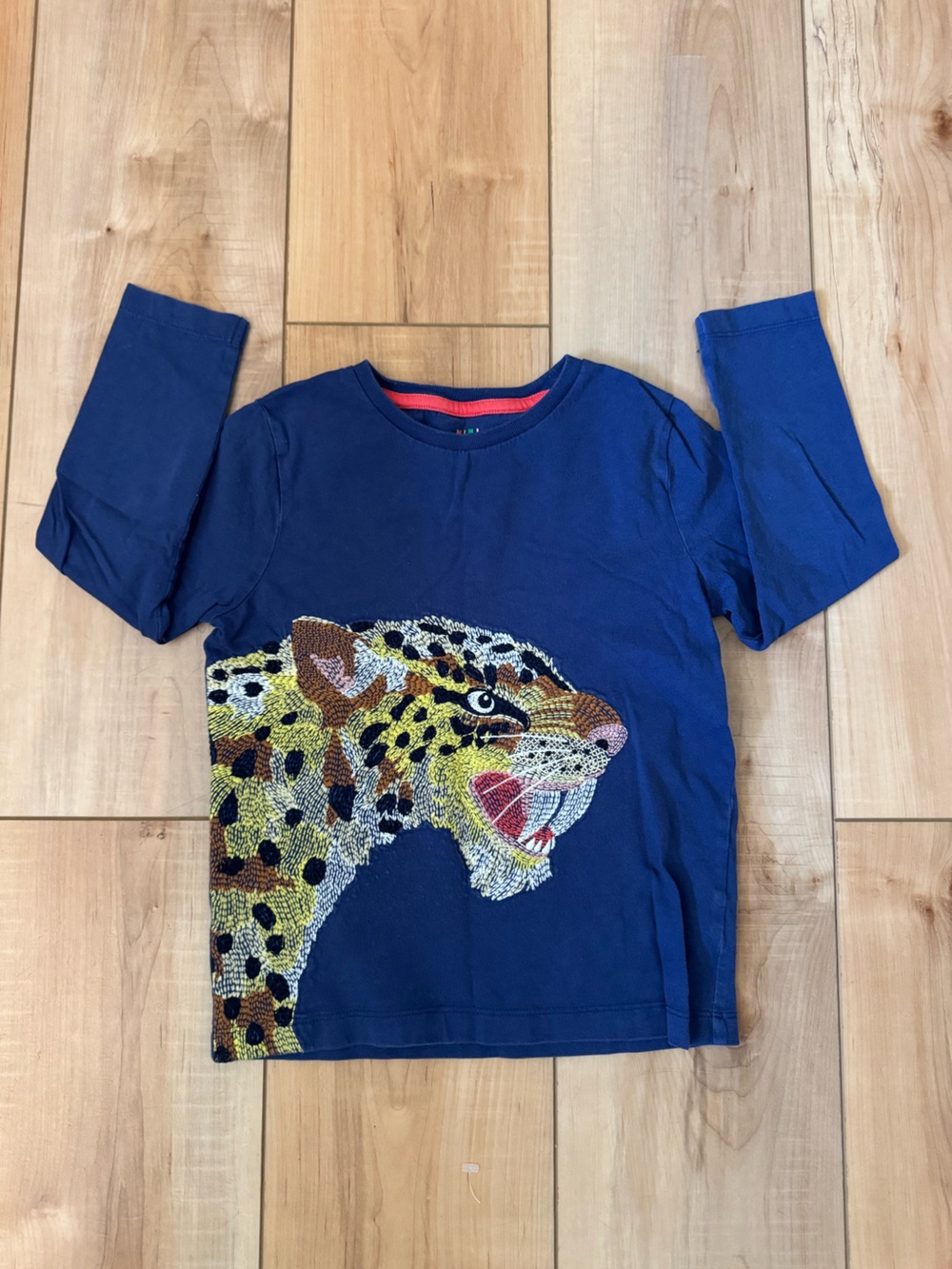 Mini Boden Navy Blue Long-Sleeve Tee with Sequin Leopard size 5/6